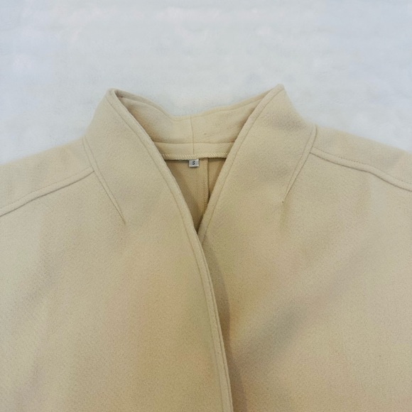 Cream Open Front Jacket - Picture 4 of 6